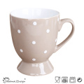 Taza de 13 onzas con base Shinny Glaze con diseño de puntos